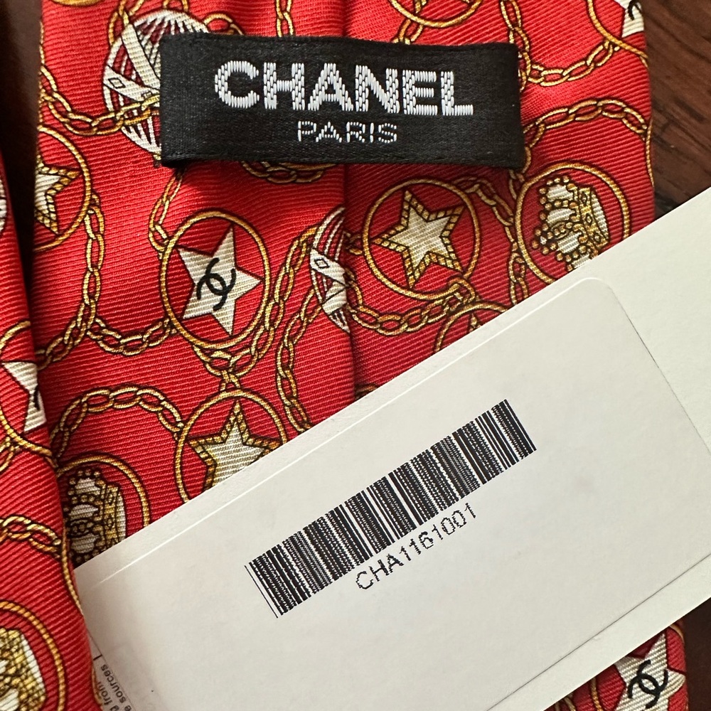 Chanel Red Patterned Tie - Picture 5 of 16